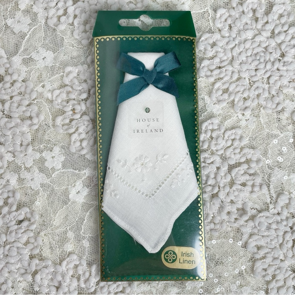 Irish Linen House Of Ireland Hankerchief With Embroidered Shamrock New